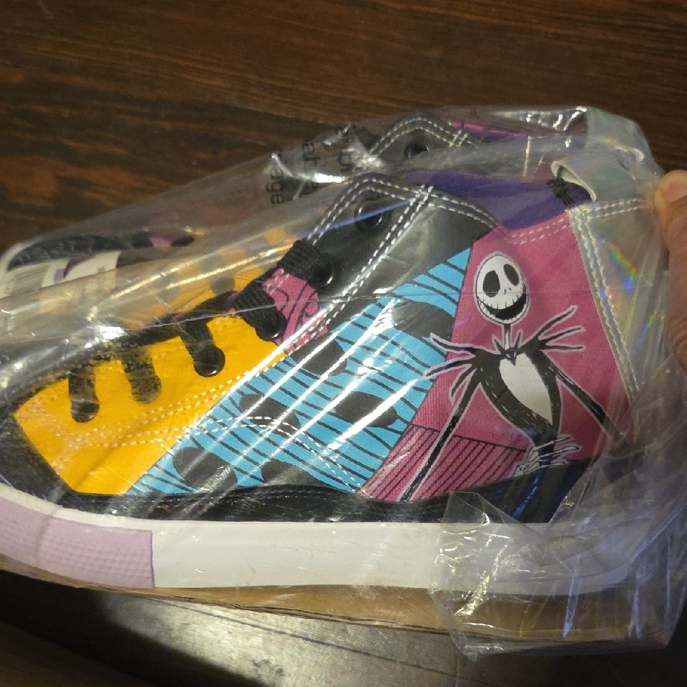 Nightmare Before Christmas Hi Top 7.5 New